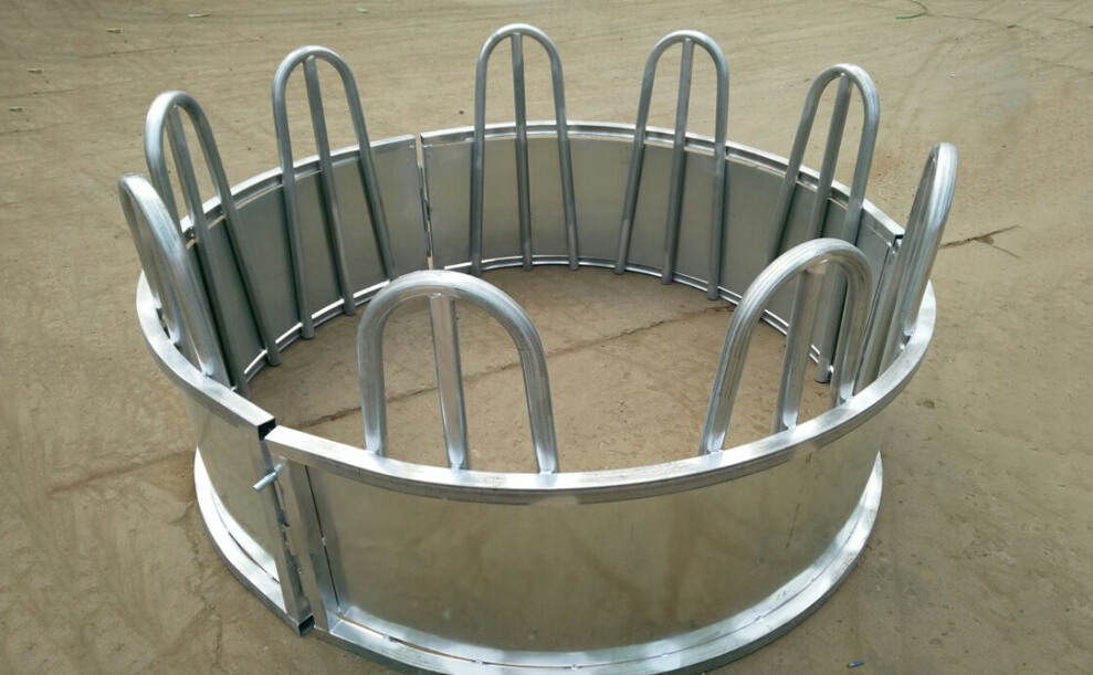 Hay Feeder